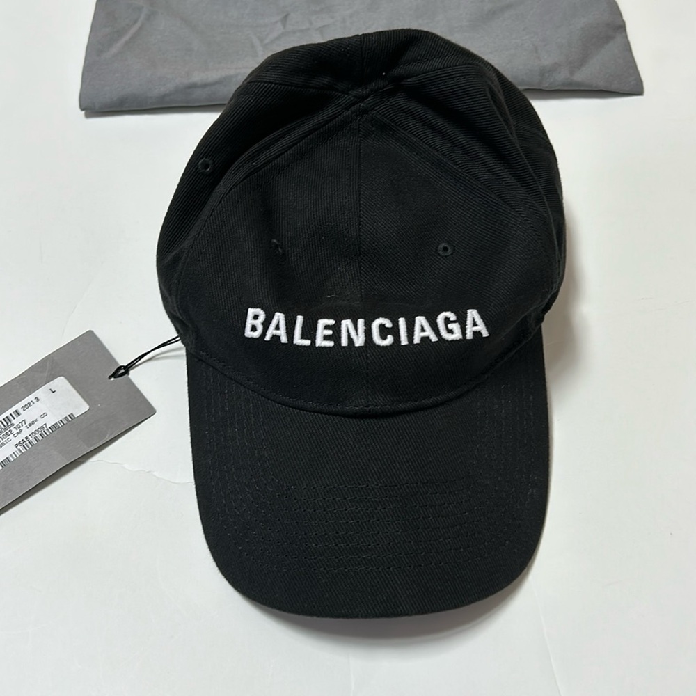 Balenciaga NWT baseball cap